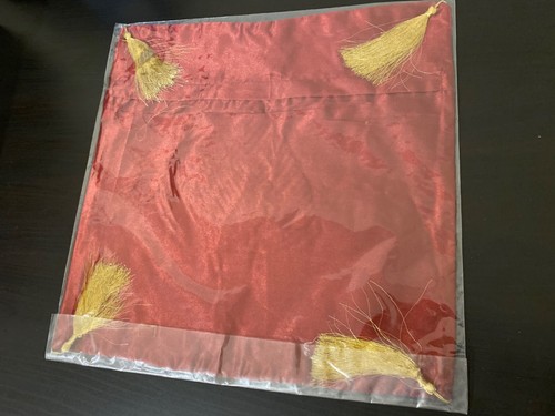Silky-soft Pillow cases with tassel leaf design x8 - Picture 3 of 11