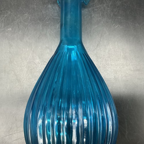 Vtg. Aqua Blue Ribbed Bottle With Ruffled Rim - Picture 7 of 7