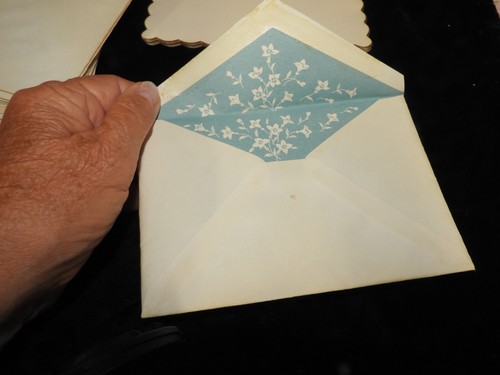 Vintage Blue Flower Stationary - Lined Envelopes & Paper - Unused - Foto 2 di 3