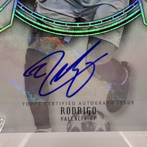 2018 Topps Museum Collection Rodrigo Valencia Autographed No. 70 / 99 - Picture 3 of 4