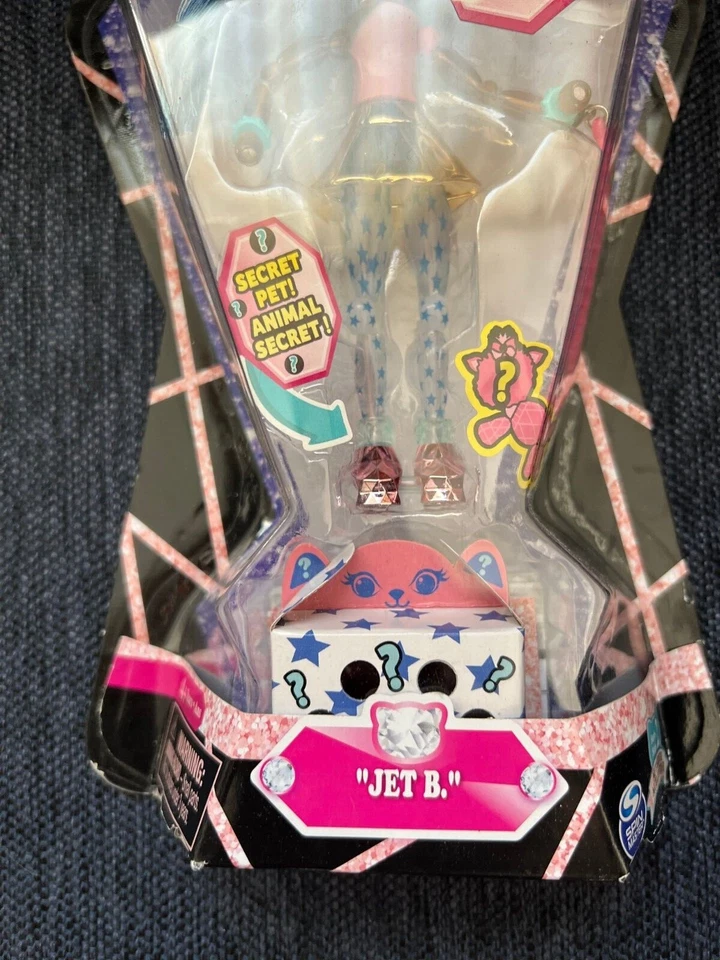 Twisty Girlz Doll- Ebon E. (Box Jet B.) Bracelet - SERIES 2 - NEW w/ RARE DEFECT - Image 3 of 4