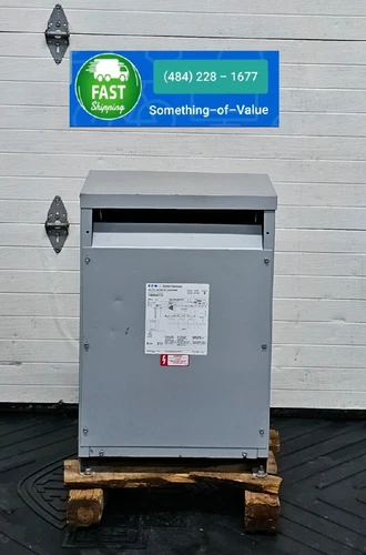 NEW EATON CUTLER-HAMMER V48M28T15 DRY TYPE DISTRIBUTION 15-KVA TRANSFORMER