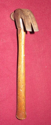 VINTAGE PLUMB CLAW HAMMER W/ WOOD HANDLE - 1 lb.5 oz. TOTAL - Picture 3 of 6