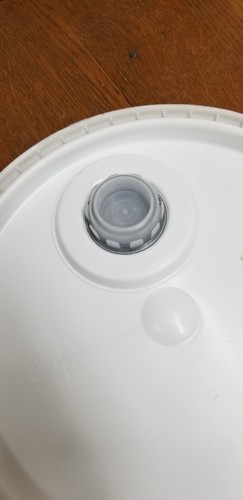 5 Gallon Pail Lid with Pour Spout and Gasket | Fits 3.5, 5, 6, 7 Gallon Buckets - Picture 4 of 9