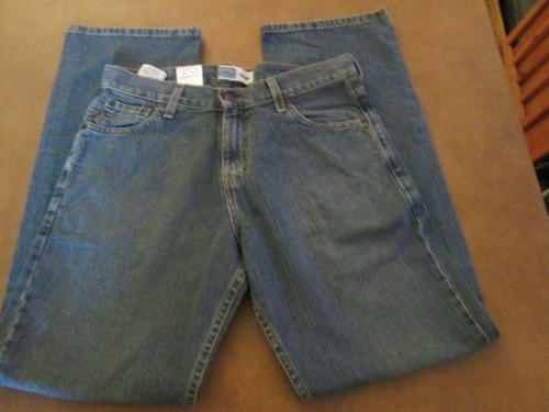 NWT LEVI'S MENS SIGNATURE 30 x 32 STRAIGHT FIT /STRAIGHT LEG /SUPERIOR FIT JEANS - Picture 3 of 4