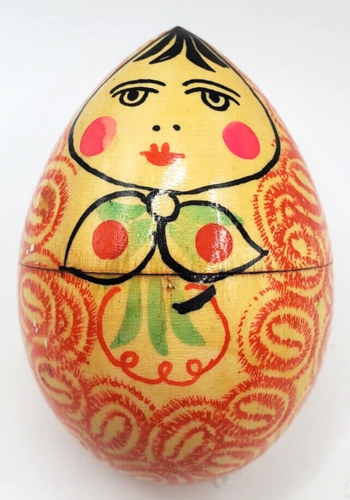 Vintage Handpainted Slavic Nesting Dolls Mom with Two Children Inside. - Picture 12 of 12