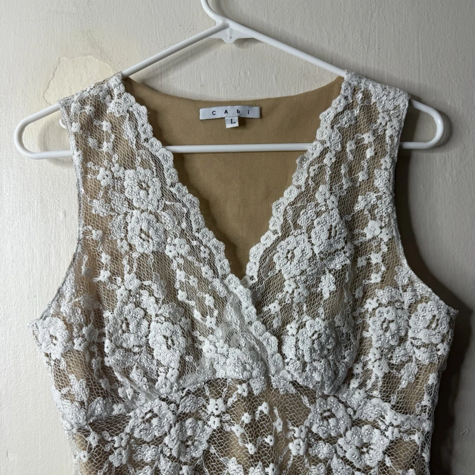 Camiseta sin mangas Cabi blanca encaje beige bola romántica talla grande Foto 2 de 4