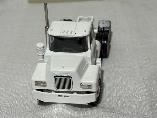 1:50 Conrad 3612 Mack R Model Tri-Axle Talbert Lowboy Trailer Original Box NOS - Picture 7 of 17