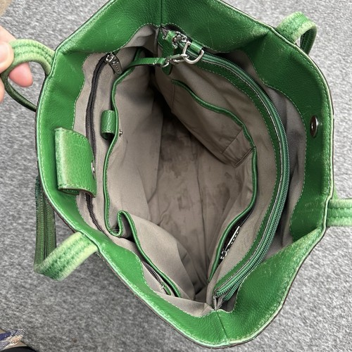 Bolso de hombro TUMI Carli de cuero verde - Imagen 8 de 13