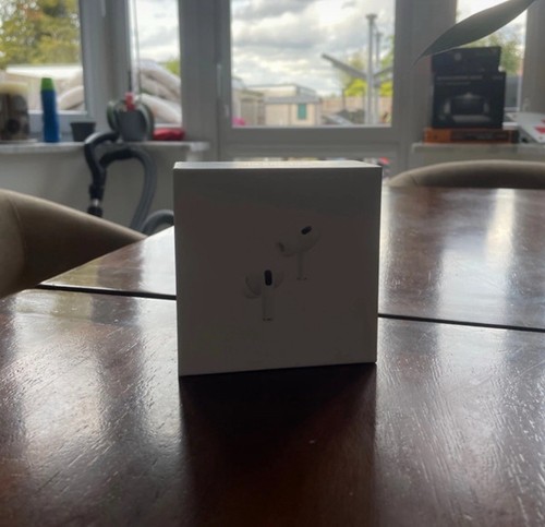 AirPods Pro 2nd Generation - Zdjęcie 2 z 3