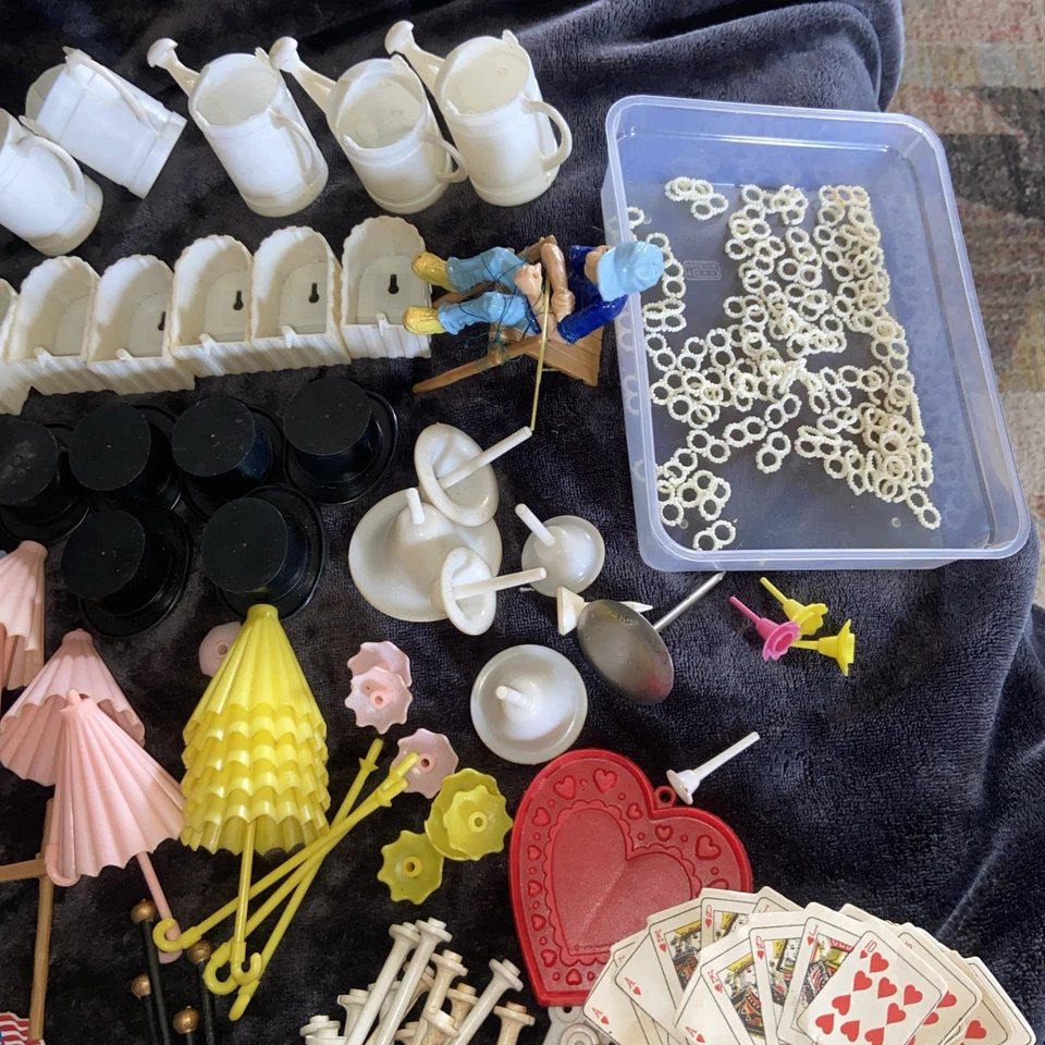 Gran lote de adornos para decoración de pasteles Wilton vintage varios temas Foto 3 de 4