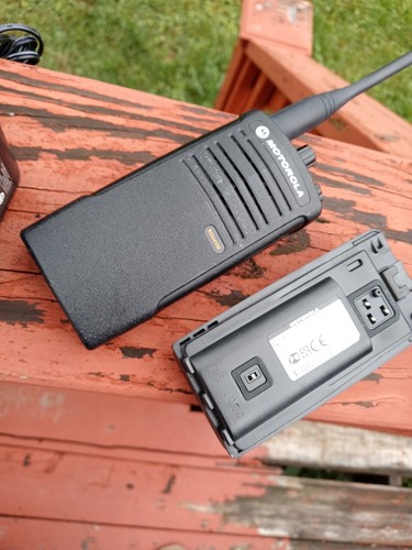 Motorola Rdu4100 10 Channel Excellent condition - Zdjęcie 2 z 10