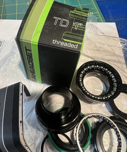 Bicycle Headset 1” Threaded CANE CREEK Black New In Box - Picture 3 of 5
