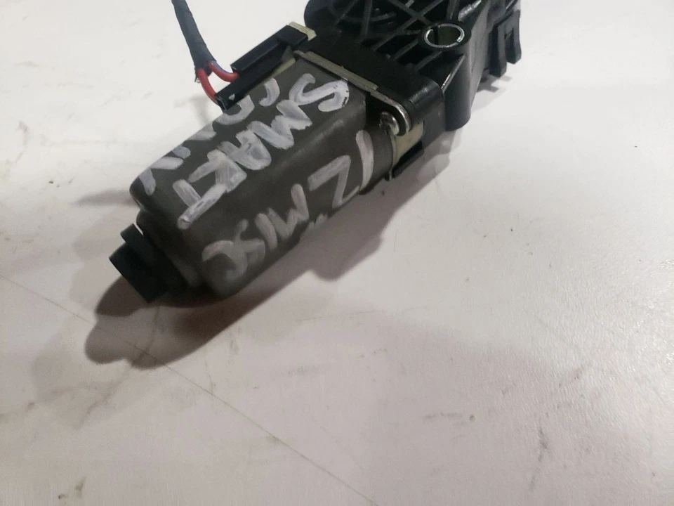 Left Convertible Top Motor - 2012 Smart ForTwo - 08-15 OEM 1036526 - Image 4 of 4