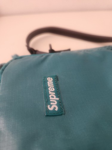 FW17 Supreme Spalla Borsa Scuro Verde Logo Scatola IN Cordura Tessuto Ripstop 1L - Foto 7 di 9