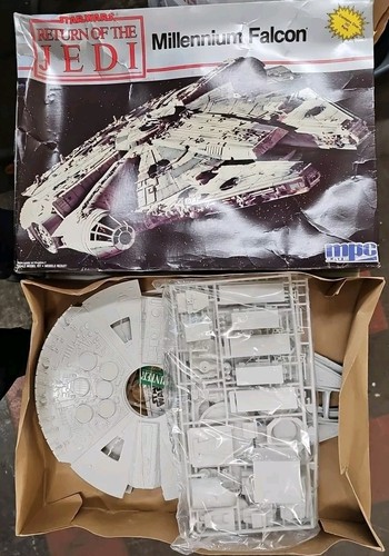 Star Wars Return Of The Jedi Millennium Falcon Model Kit #8917, MPC, NIB, See Ad - Picture 2 of 8