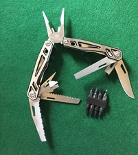 MOSSY OAK Premium Multitool 21-in-1 Multi Tool Sleeve Plier Saw + more EDC