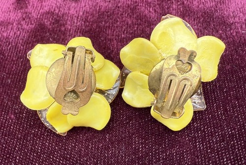 Vintage West Germany gelbe Acryl Zelluloid zweifarbig gelbe Blume Ohrringe C1074 - Bild 3 von 5