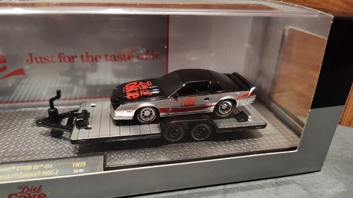 M2 MACHINES DIET COLA 1982 CHEVY® C1500 SS™ 454 & 1985 CHEVY® CAMARO® IROC-Z - Foto 4 di 16