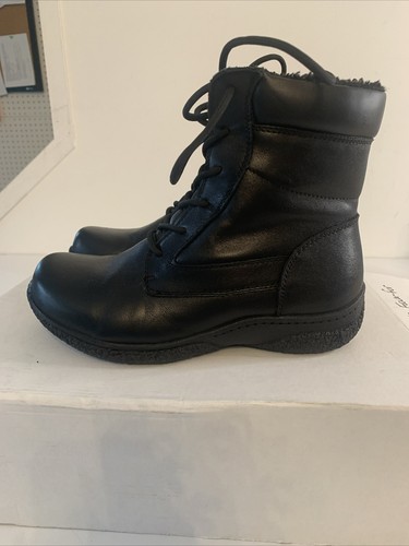Proper Women Helena Boot Size 7.5 Black In Color. Used Condition - Picture 2 of 10