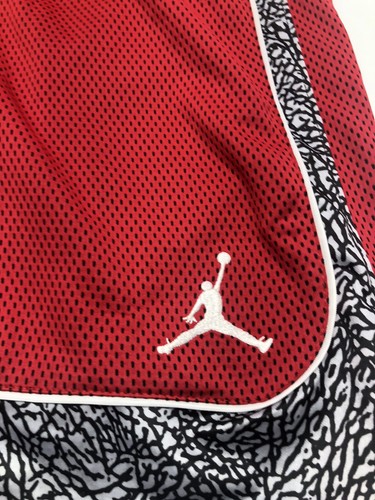 Nike Jordan Boys Size XL Varsity Gym Basketball Shorts Red Black - Picture 2 of 8