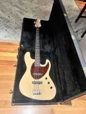 Hamer Cruise Bass 4-string USA