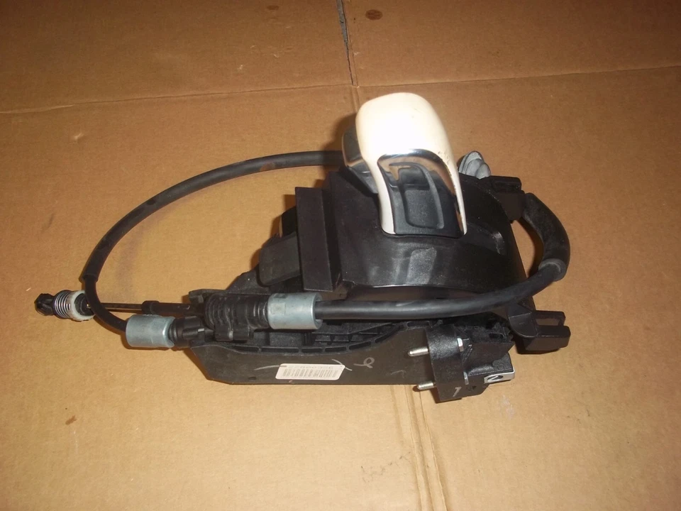 2011-2015 CHEVY VOLT AUTO TRANS FLOOR SHIFTER GEAR SELECTOR - Image 4 of 4
