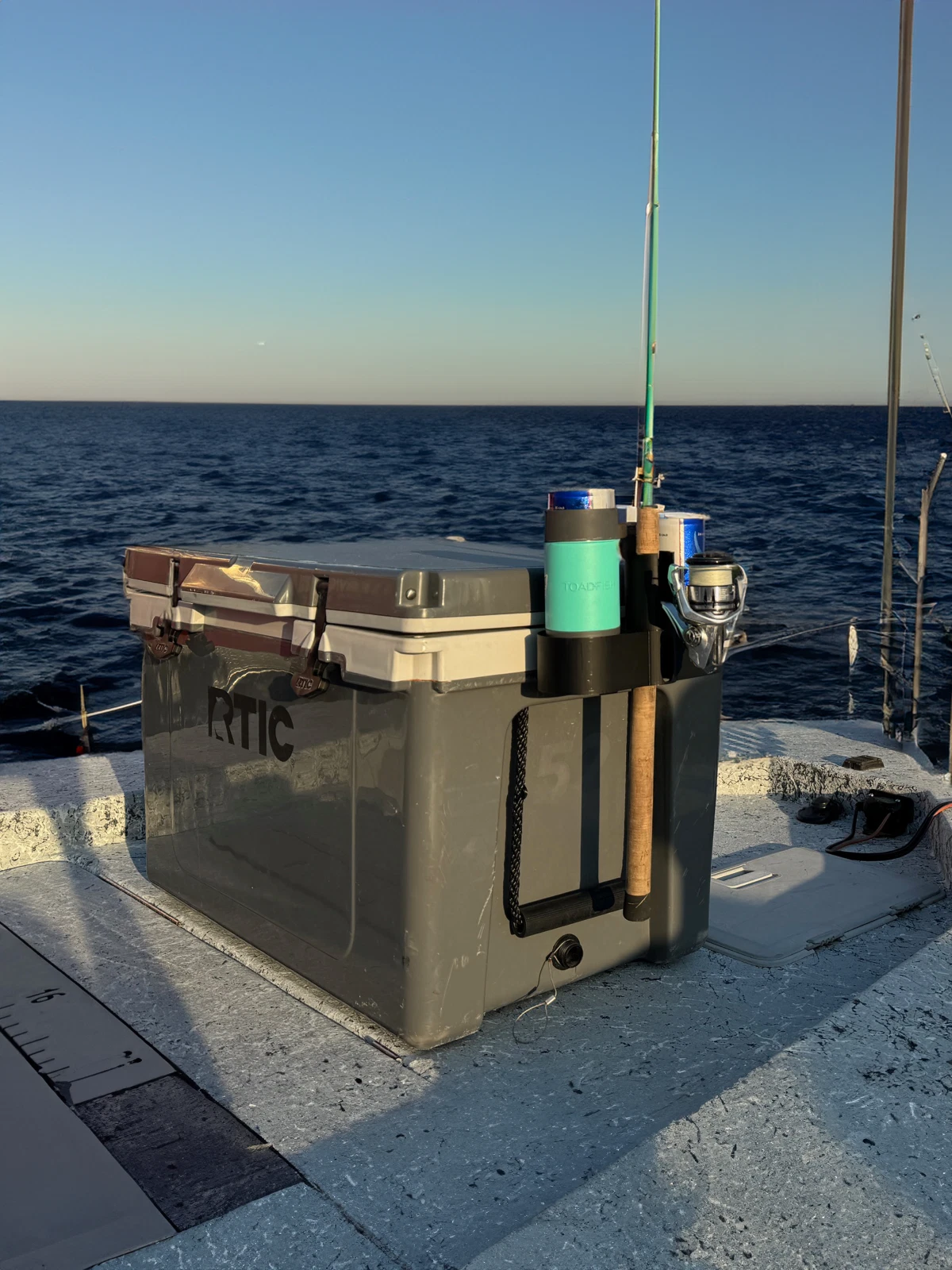 Fishing Rod & Dual Cup Holder for RTIC Coolers