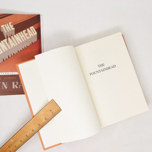 The Fountainhead Ayn Rand Hardcover Centennial Edition 2005 Plume 3rd Edition DJ - Foto 10 di 23