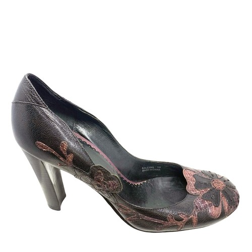 Apepazza Salerno Black Leather Floral Applique Pumps Womens Size 39 EU 8.5 US - Picture 3 of 13