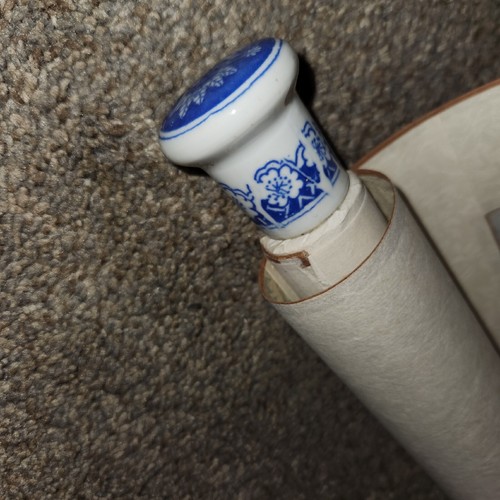 VINTAGE Scroll ART PORCElAIN HANDLES ASIAN KAKEJIKU GEISHA Kimono 40x12" - Picture 8 of 11