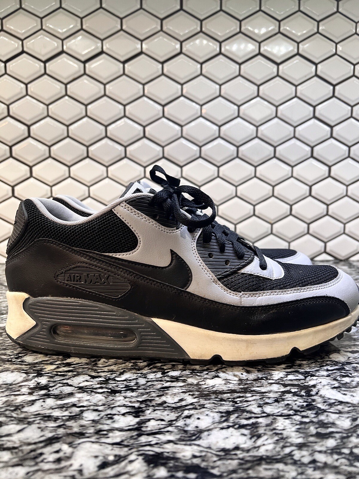 NIKE AIR MAX 90 Essential Black Wolf Grey Sneakers Size 11 Popular street Kick