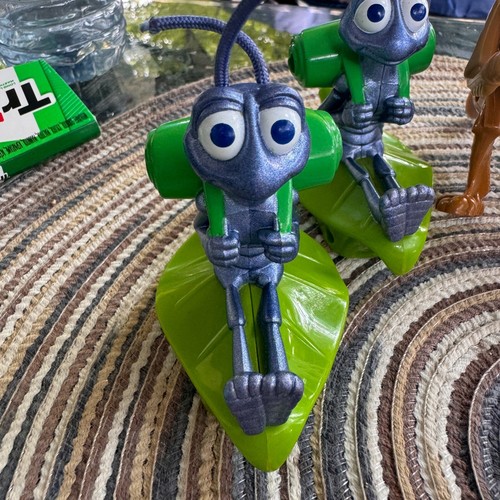 1998 toys from Mcdonalds. 5 from 'A Bugs Life' and two from 'Mulan - Picture 3 of 5
