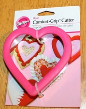 Wilton: HEART COMFORT GRIP COOKIE CUTTER #2310-616 - New - 4 Inch - Hot Pink
