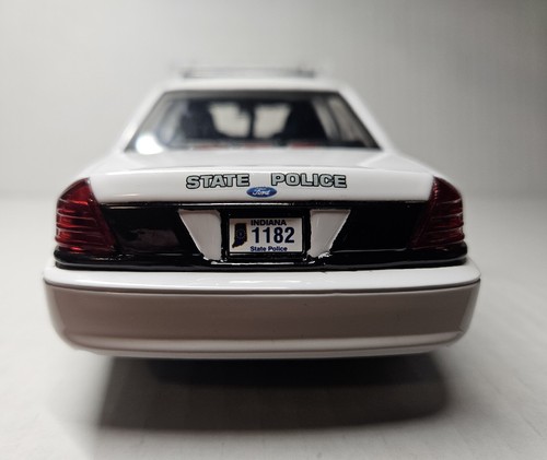CUSTOM Indiana State Police 1/24 Motormax Crown Victoria - Picture 8 of 9
