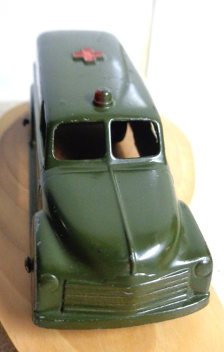 VINTAGE 4" TOOTSIETOY 1950 CHEVY ARMY AMBULANCE - VGC / ALL ORIGINAL - Picture 2 of 7