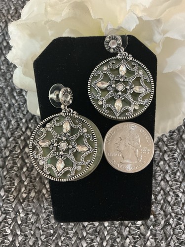 🆕 CHICO’S ANTIQUE SILVER CRYSTAL FILIGREE MEDALLION DROP EARRINGS~NWT - Picture 4 of 6