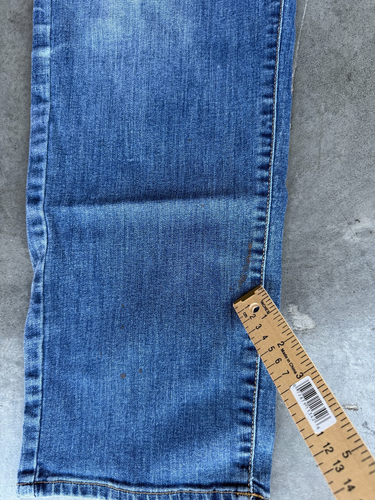 Lucky Brand, 221 Original Straight, Men's Jeans, 34x32, Medium Wash - MINOR FLAW - Picture 8 of 9