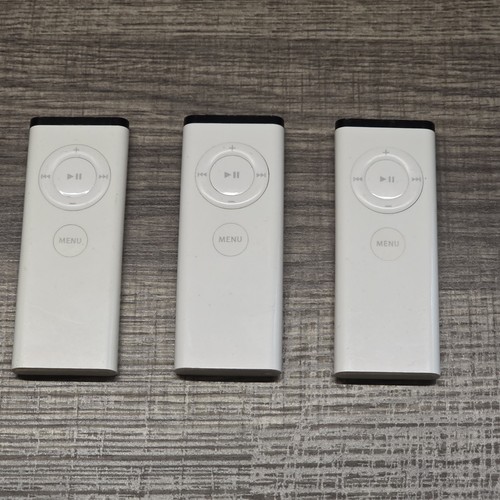 Lot Of 3 Genuine Apple Remote for iPod iMac MacBook Pro A1156 *Needs Batteries*