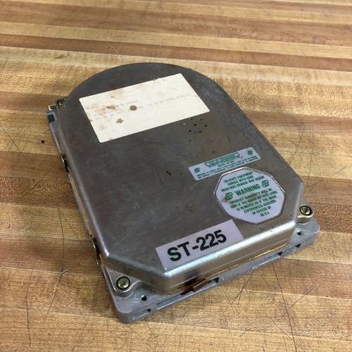 SEAGATE ST-225 21MB 5.25" HH MFM ST412 HARD DISK DRIVE (Works) - Foto 1 di 8