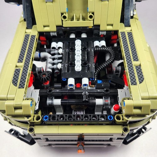 Lego Technic 42110 Land Rover Defender Off-Road 4x4 Luxury SUV "Detailed Photos" - Picture 14 of 23