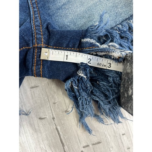 No Boundaries Belted Fringe Dark Wash Distressed Jean Shorts Size: 5 Juniors - Picture 8 of 11