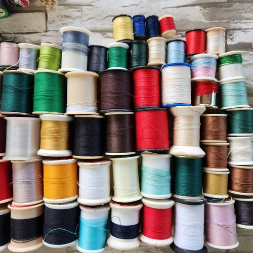 75x Vintage Kunststoff & Schaumstoff Nähgarnspulen Teilweise & Leer verschiedene Hersteller - Bild 5 von 14