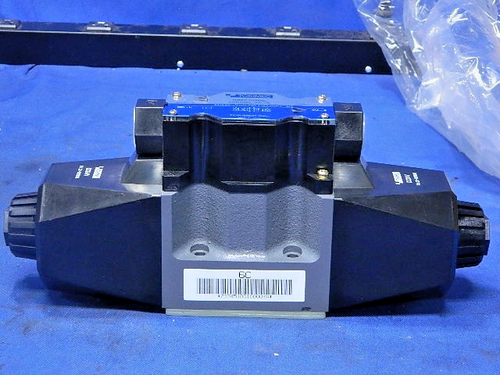 TOKIMEC DG4VC-5-6C-M-PS1-H-7-40 VALVOLA DI CONTROLLO DIREZIONALE BOBINA 24 VDC - Foto 3 di 13