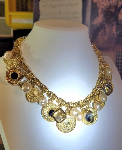 Vintage St. John Rich Gilt Goldtone Logo Signed Coins Baroque Glass Pearls 👌 - Foto 8 di 21