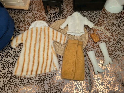 Vintage Barbie Clone Outfit - Fur Coat, White Top, Skirt, Boots ++ - Picture 6 of 24