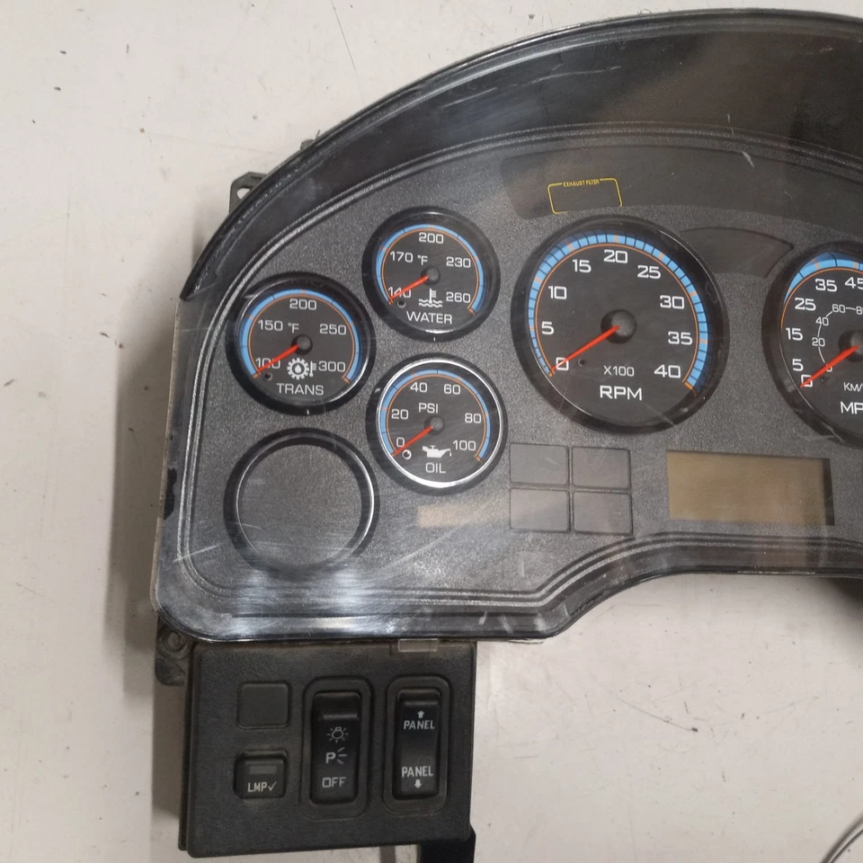 2604677C99 Instrument Cluster IC Corporation CE, 3868859C94, 38033476F94 - Imagem 4 de 4