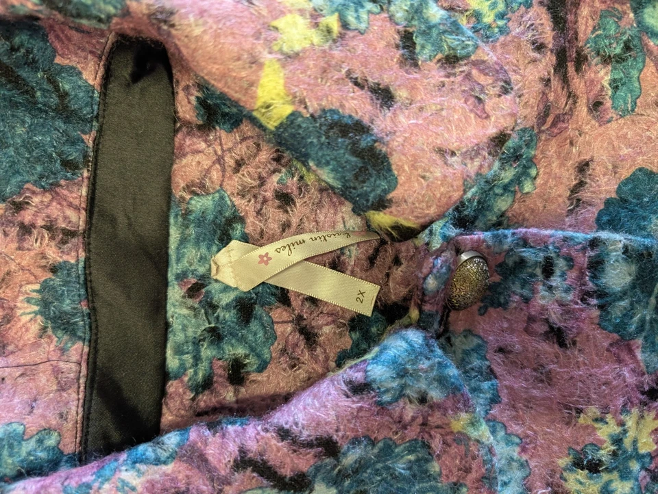 Lindo Casaco Feminino Mauve Estampa Floral Turquesa Plus 2X Botão para Cima - Imagem 2 de 4