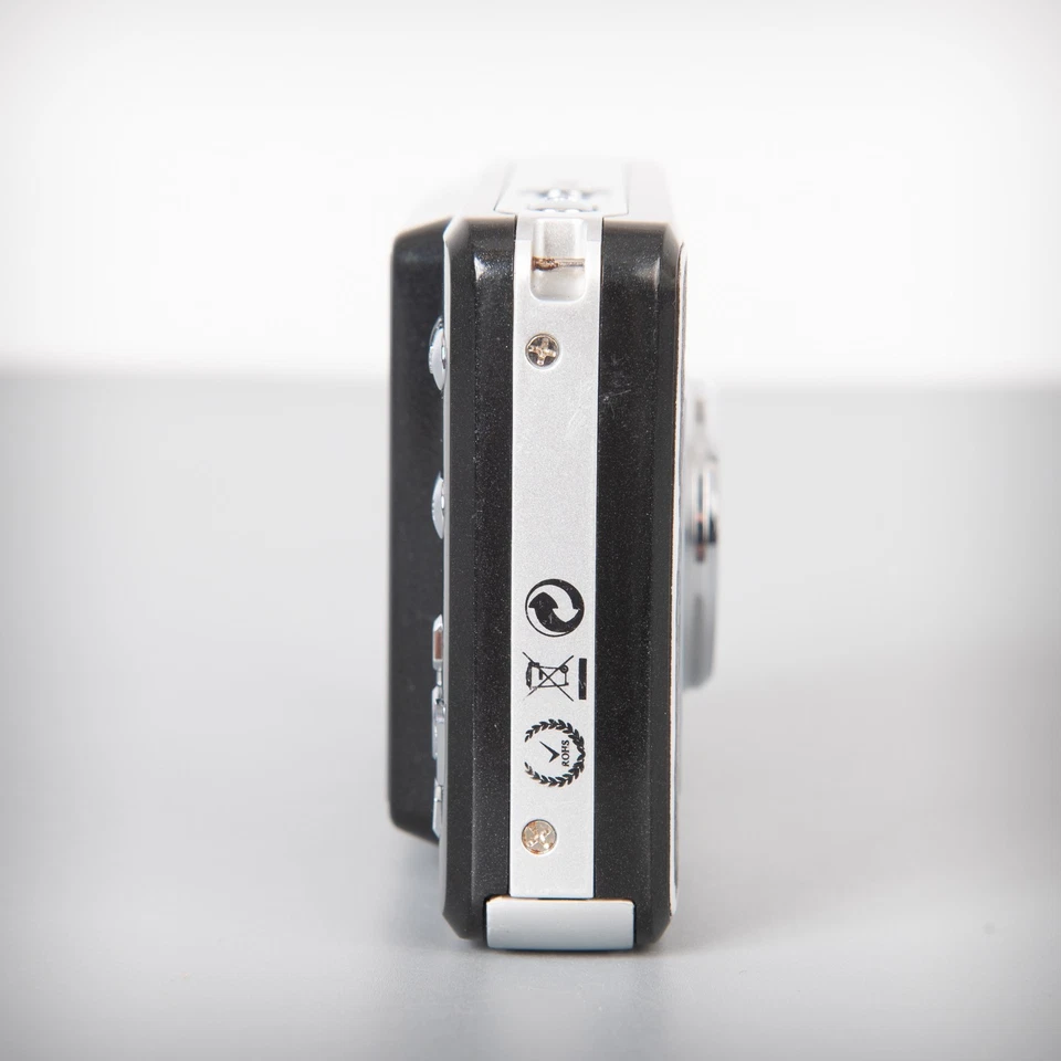 Vivitar Vivicam 9126  digital compact camera - 9MP - Retro, Vintage, Y2K - Image 4 of 4