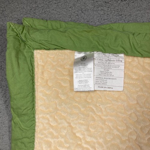 Christmas Throw Blanket 50x56 inches Green Muted Colors  Music Carols Quilted - Picture 7 of 13